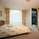 Hotel Medea By Upa
